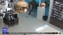 [뉴스터치] '고흐' 작품 훔치는 남자 CCTV 공개