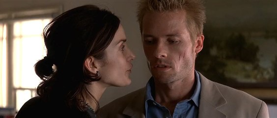Memento movie (2000) - Guy Pearce, Carrie-Anne Moss, Joe Pantoliano