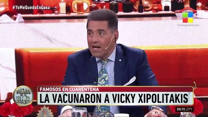 Así vacunaron a Vicky Xipolitakis