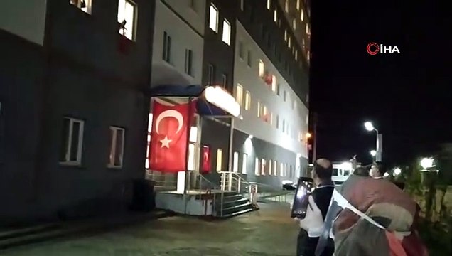 Karantinadaki vatandaşlar hep bir ağızdan İstiklal Marşı'nı okudu