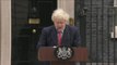 Boris Johnson reaparece en Downing Street tras superar el coronavirus