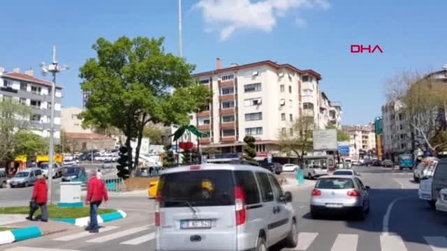 Tekirdağ'da kısıtlamanın ardından banka ve PTT önlerinde yoğunluk