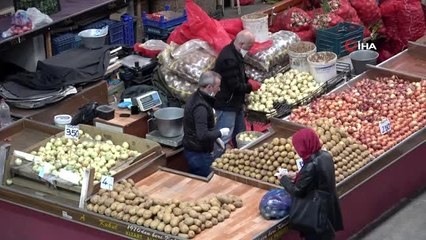 Halk pazarı açıldı, esnaf ve vatandaşın yüzü güldü