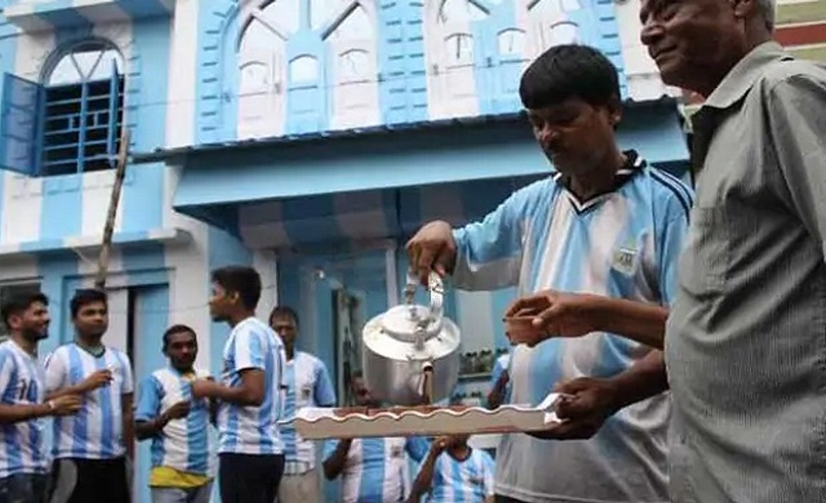 स्टेडियम: मेसी के फैन ने अपने घर को अर्जेन्टीना के रंग में रंगा