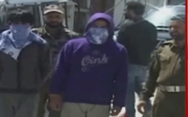 हिजबुल मुजाहिद्दीन के लिए काम करने वाले दो गुर्गे गिरफ्तार