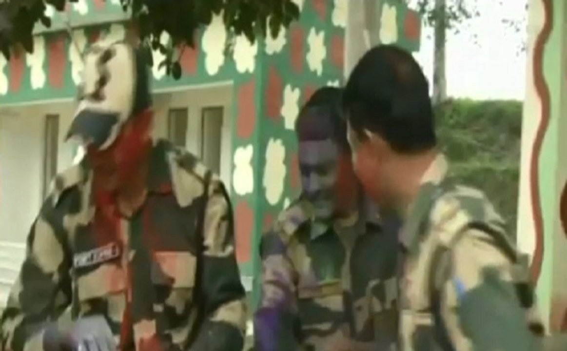 सरहद पर रंगों की मस्ती में डूबे BSF जवान