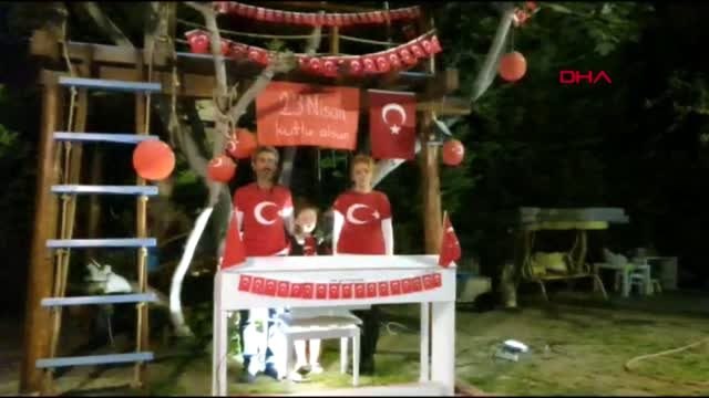 İzmir'de 23 Nisan coşkusunu müzik gösterisiyle doyasıya yaşadılar