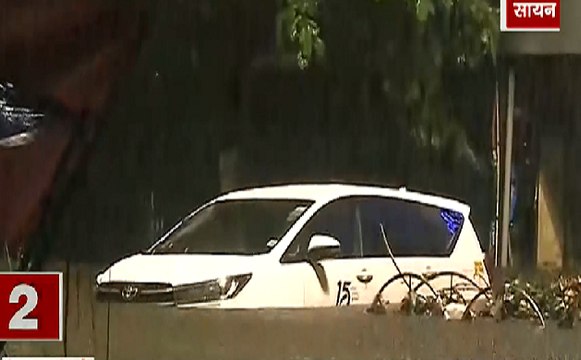 Mumbai : आफत की बारिश से मुंबई हुई बेहाल, देखिए 25 तस्वीरें