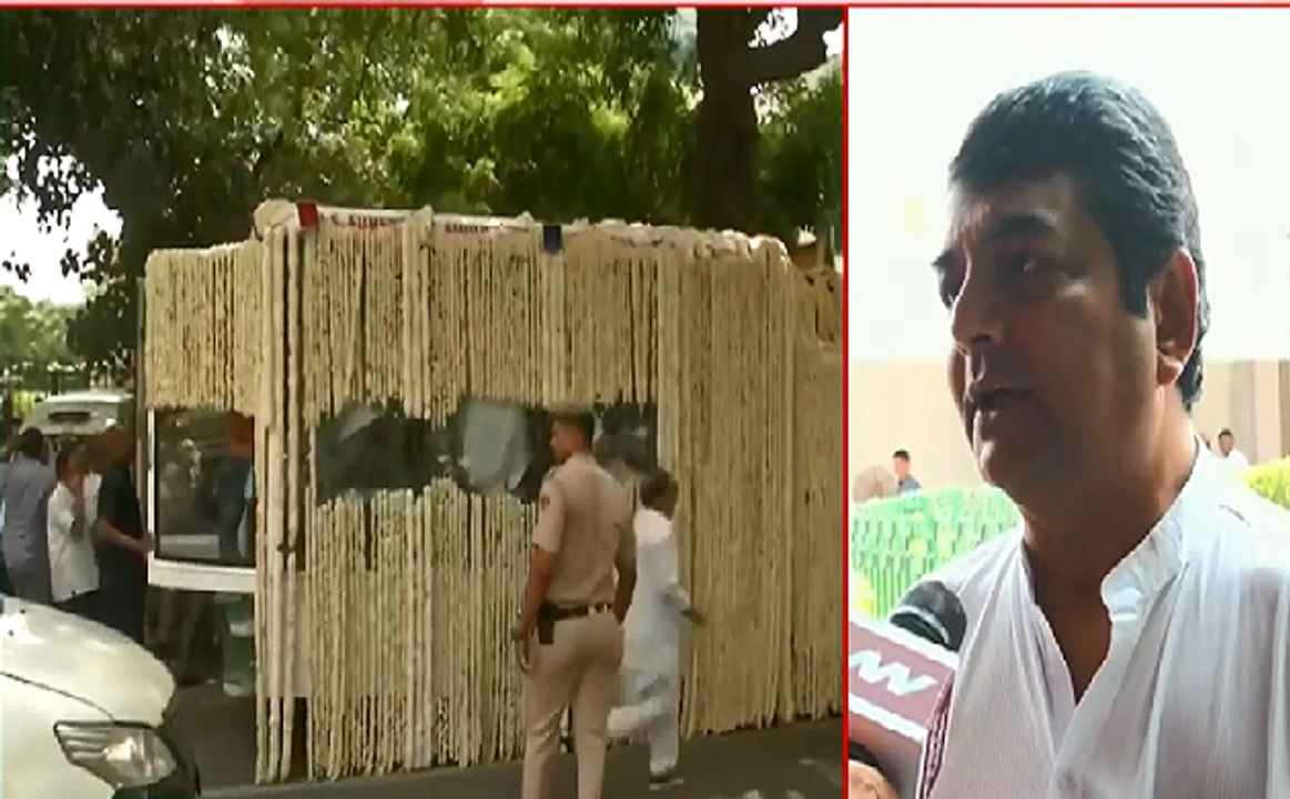 Sheila Dikshit Funeral : अंतिम सफर में उमड़ी भारी भीड़, दिल्ली में दो दिन का राजकीय शोक