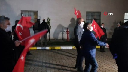 Van Valisi Bilmez, karantinada kalan vatandaşları ziyaret etti