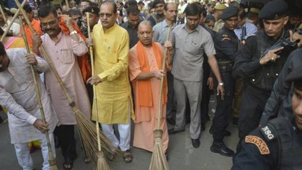 गोरखपुर में योगी ने किया मिशन स्वच्छता अभियान का आगाज