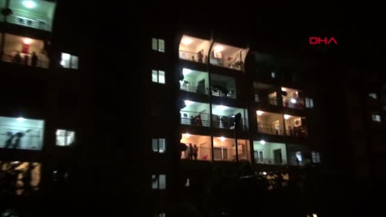 HATAY Reyhanlı'da polis lojmanlarından İstiklal Marşı