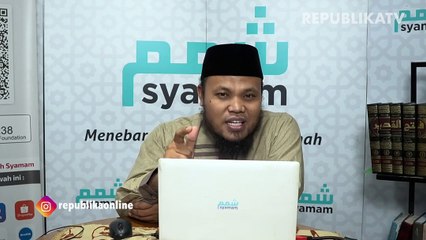 Ilustrasi sekeluarga mengaji, mengaji sekeluarga, mengaji bersama, ngaji bersama.