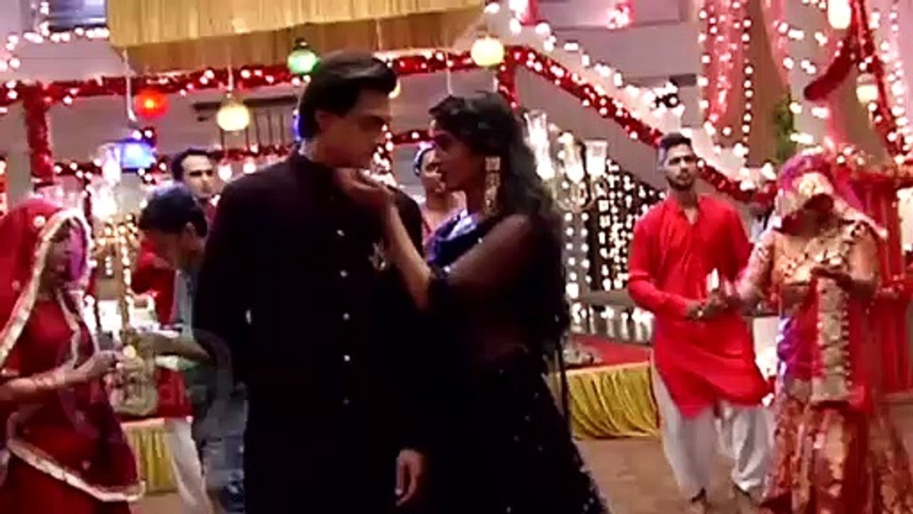 Shivangi Joshi ANGRY On Mohsin Khan For Not Proposing Her In Public