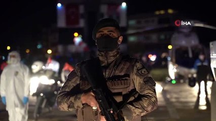 Tuzla İlçe Emniyet Müdürlüğünde İstiklal Marşı okunduğu anlar nefes kesti