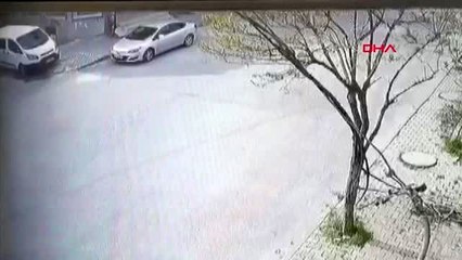 ARNAVUTKÖY'DE İNANILMAZ GÖRÜNTÜLER; GÜVENLİK KAMERASINI İZLEYİNCE ŞOK YAŞADI