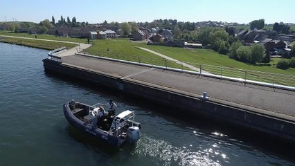 Coronavirus: la police fédérale patrouille sur les voies navigables pour contrôler la distanciation sociale