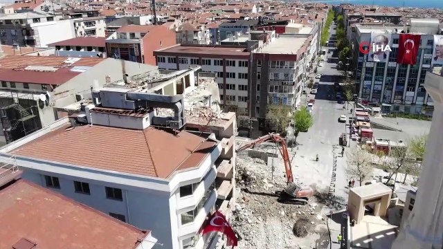 Sokağa çıkma kısıtlaması günlerinde kentsel dönüşüm hızlandı, çalışmalar böyle görüntülendi