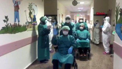 Osmaniye'de koronavirüsü yenen 3 hasta, alkışlarla taburcu edildi