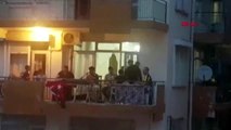 ANTALYA Müzisyenlerden her akşam balkon konseri