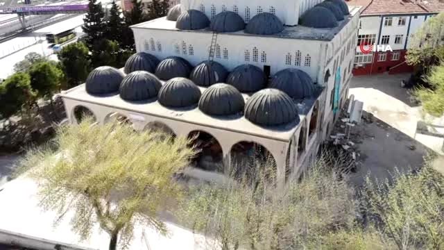 Depremde minaresi yıkılan camide son durum