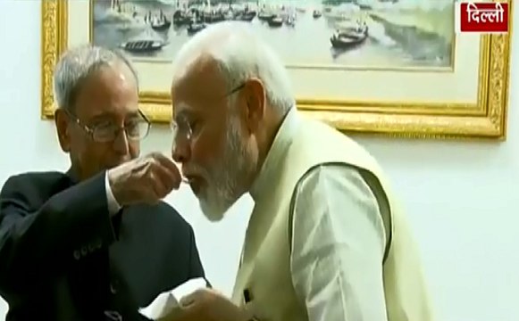 पूर्व राष्ट्रपति Pranab Mukherjee से मिले Narendra Modi