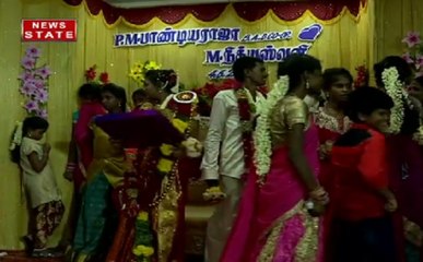 मदुरै के लोग एक अनोखे तरीके से शादी करते हुए