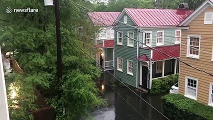 Download Video: Record-breaking rain leaves four-foot-deep floods in Charleston, South Carolina