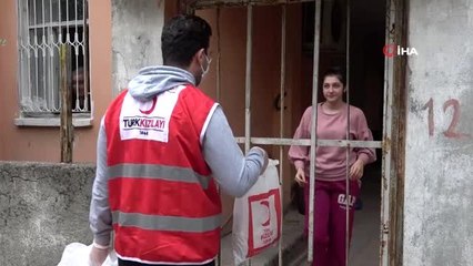 Adana'da iftar öncesi 4 bin 'Ramazan Pidesi' dağıtıldı