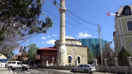 - Kosova'da Pandemi döneminde Ramazan'ın ilk günü