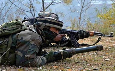जम्मू-कश्मीर : सरक्षाबलों ने मुठभेड़ में दो आतंकियों को मार गिराया