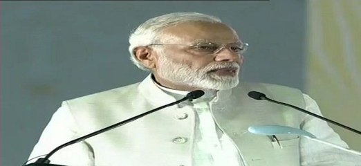 देखें वीडियोः IICC की आधारशिला रखने मेट्रो से पहुंचे प्रधानमंत्री नरेंद्र मोदी, रास्ते में लोगों ने ली सेल्फी