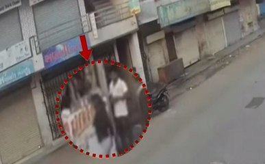 सूरत में लेडी डॉन की दादागिरी, सड़क पर निकली तलवार लेकर