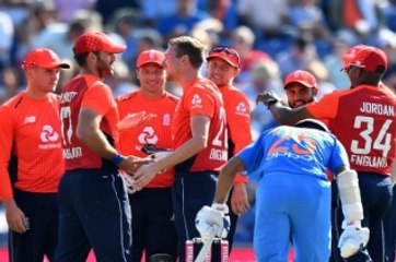 स्टेडियम: इंग्लैंड ने भारत को पांच विकेट से हराया