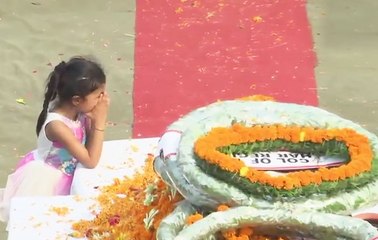 शहीद पिता को बेटी ने दी श्रद्धांजलि तो सभी के छलके आंसू