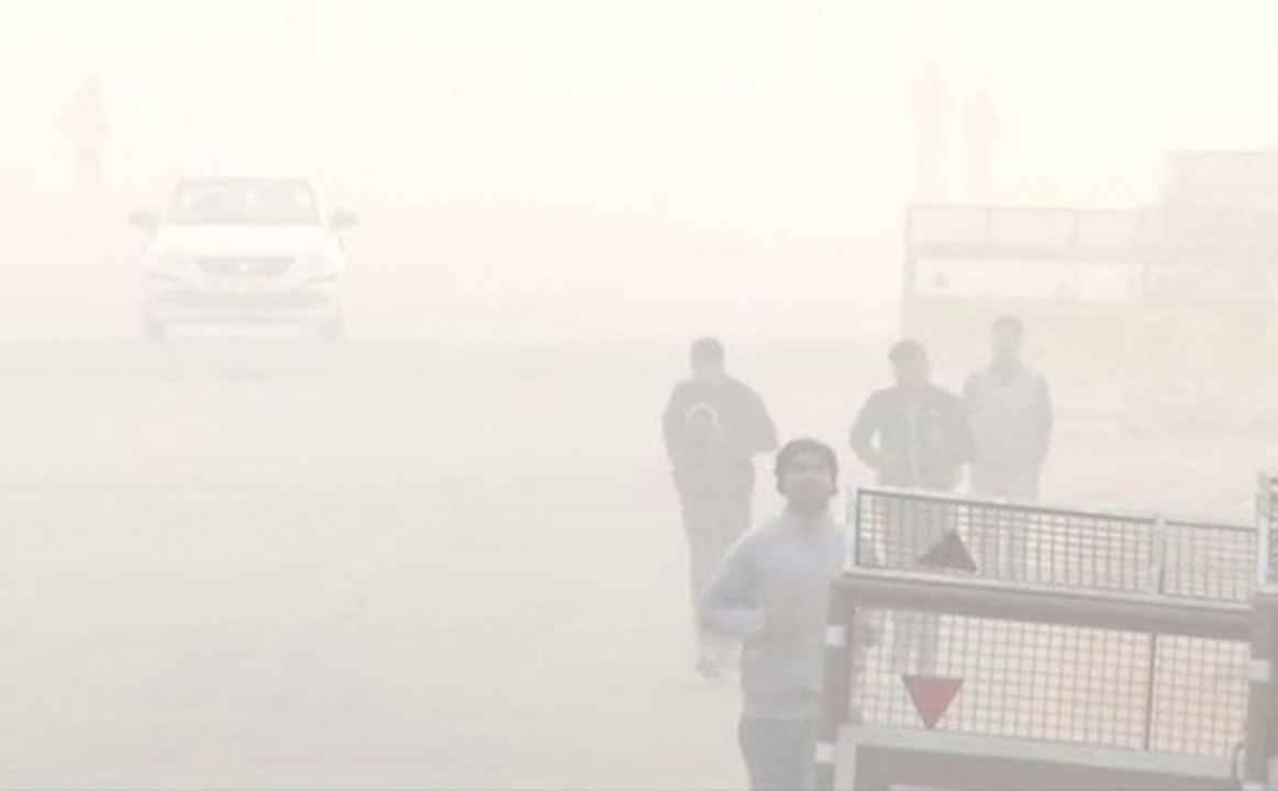 Air Pollution: दिल्ली में बढ़ा 6 गुना वायु प्रदूषण, लोगों का जीना हुआ मुहाल