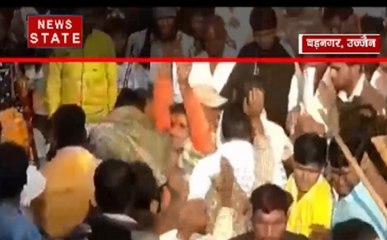 उज्जैन में गायों की दौड़, लोगों के ऊपर से दौड़ी गायें