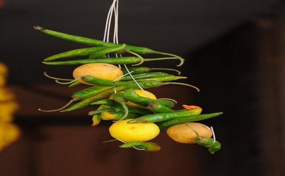 बीजेपी-कांग्रेस को अब टोटके का सहारा