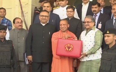 UP Budget 2018: योगी सरकार आज पेश करेगी बजट