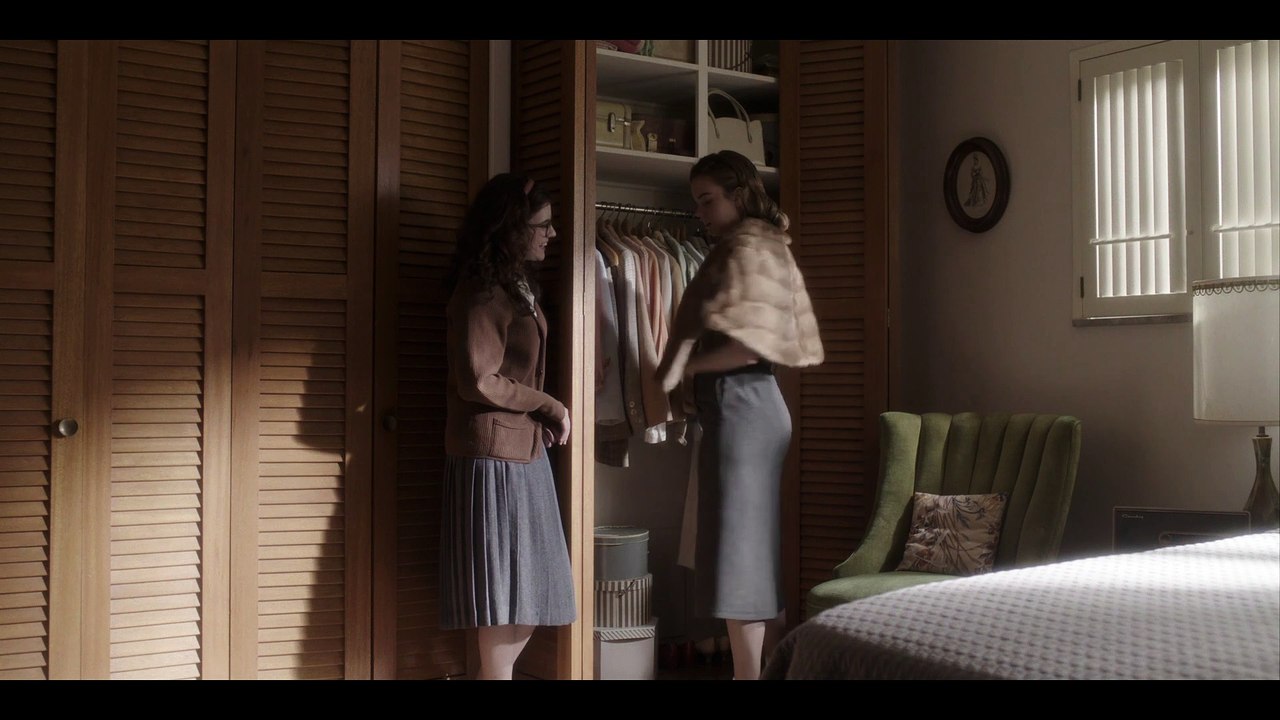 To The Stars movie - clip  with Kara Hayward and Liana Liberato - That's How Its Supposed To Fit