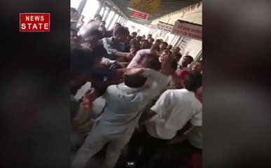 मध्य प्रदेश के छतरपुर में बाबा को बच्चा चोर समझ भीड़ ने जमकर पीटा, देखें VIDEO