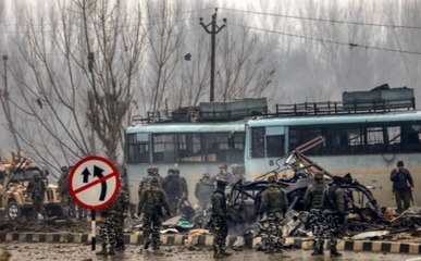 जम्मू कश्मीर में सुरक्षाबलों पर इतिहास का सबसे बड़ा हमला, 42 CRPF जवान शहीद