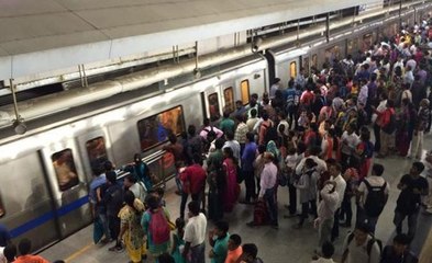 केंद्र के साथ तनातनी के बीच मेट्रो रेल किराया बढ़ा