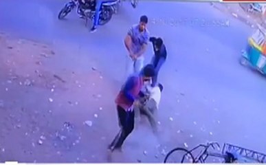 अहमदाबाद में बाइक सवार बदमाशों ने लूटे 12 लाख रुपये