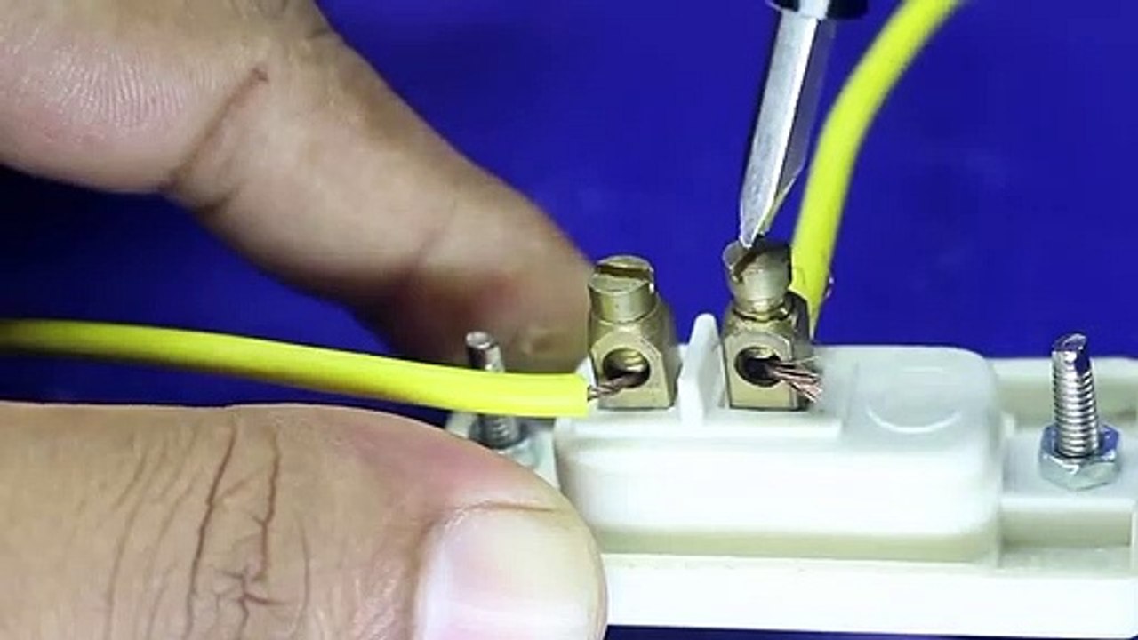 How_To_Make_A_Free_Energy_Experiment_Light_Bulb_For_Lifetime_-_Free_Energy_Experiment_Using_Blades(480p)