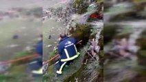 Kayalıklarda mahsur kalan Bülent'i itfaiye kurtardı