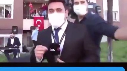 Gazeteciler haber yaparken haber oldular; ‘sosyal mesafesiz’ gazetecilik