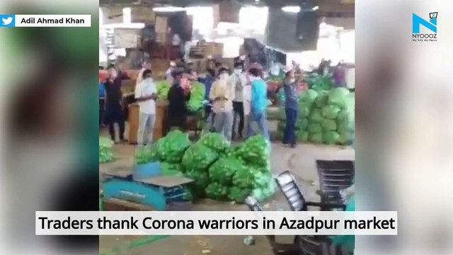 Traders shower flowers on corona warriors at Azadpur Mandi