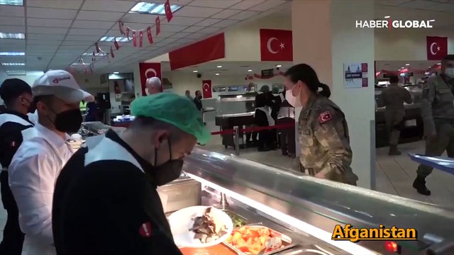 MSB, yabancı ülkelerde görevli Mehmetçiğin ilk iftar görüntülerini paylaştı