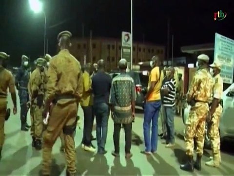 RTB / Bobodioulasso - Couvre feu - Visite du Ministre de la Sécurité aux Hommes en poste pour apporter son soutien et des encouragements